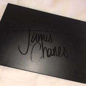 JAMES CHARLES X MORPHE PALLET